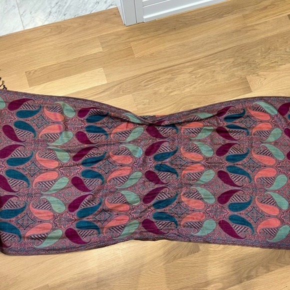 Beautiful Multicolor scarf - Picture 2 of 3